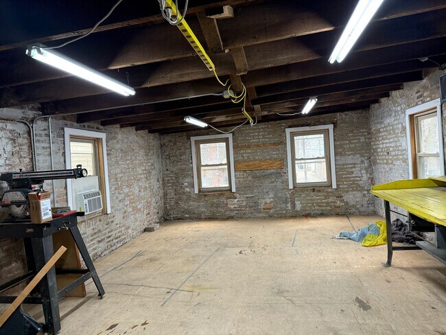 Building Photo - 3035 W George St