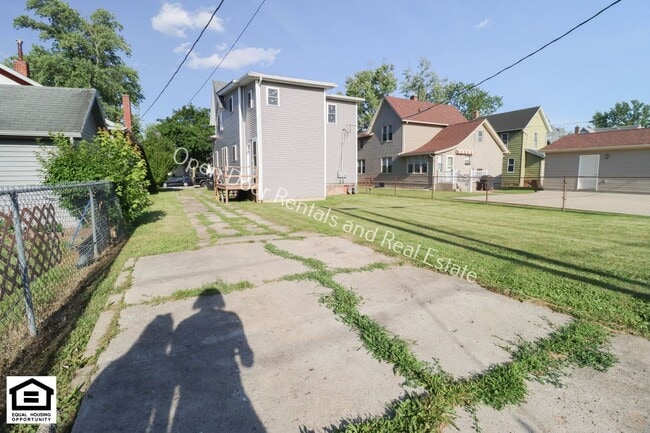 Building Photo - 302 S Walsh St