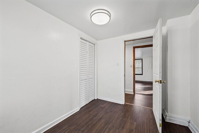 Building Photo - 211 St John St