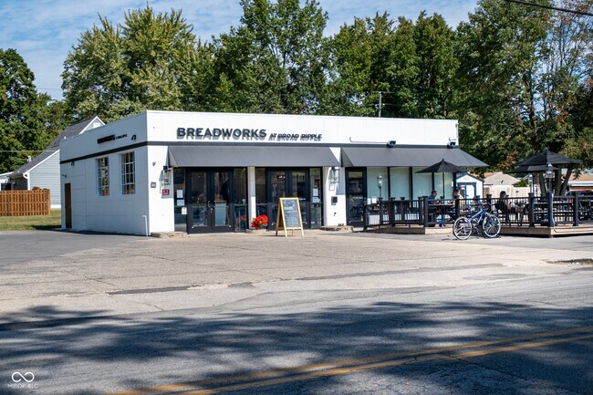 Building Photo - 5348 Winthrop Ave