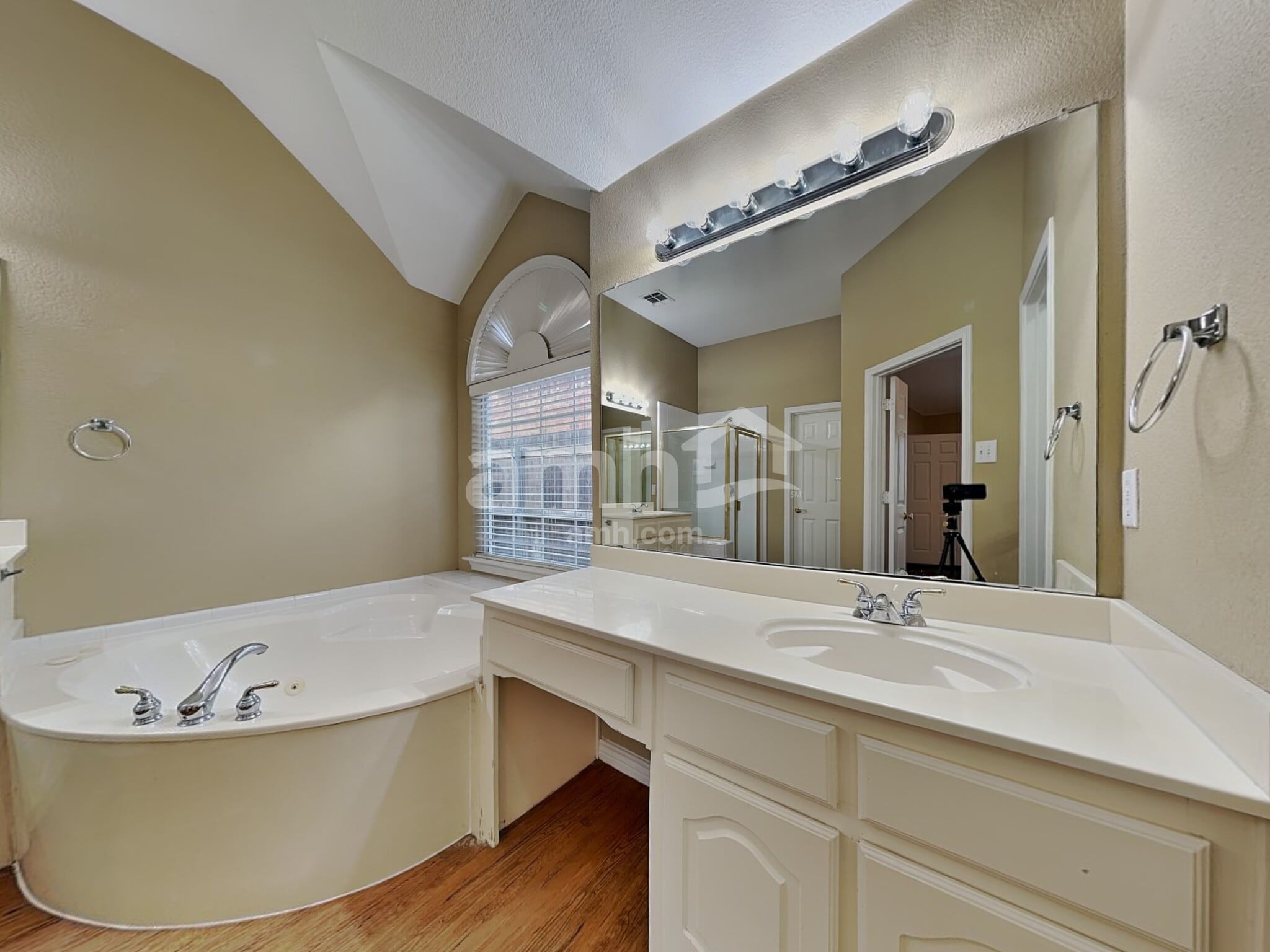 Building Photo - 7441 Sweet Meadows Dr