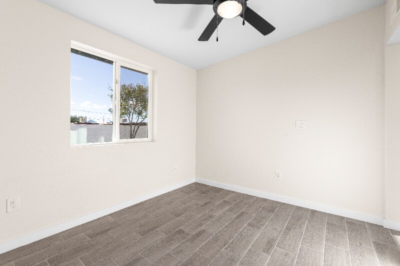 Building Photo - 4541 S 18th Ave