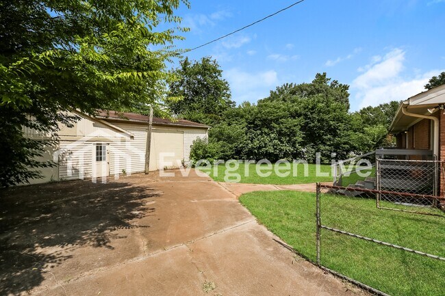 Building Photo - coming soon