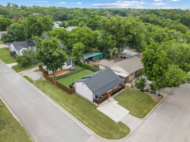 Building Photo - 4136 Lisbon St