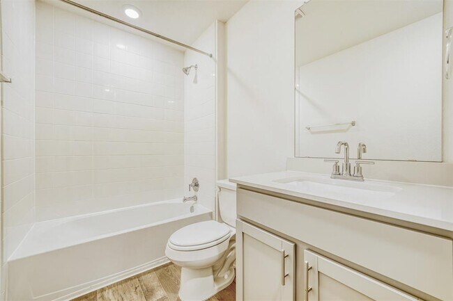 Building Photo - 1936 Bandito Bluff Pass