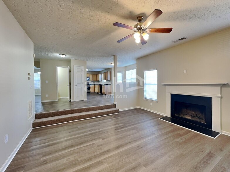 Building Photo - 705 Compton Ln