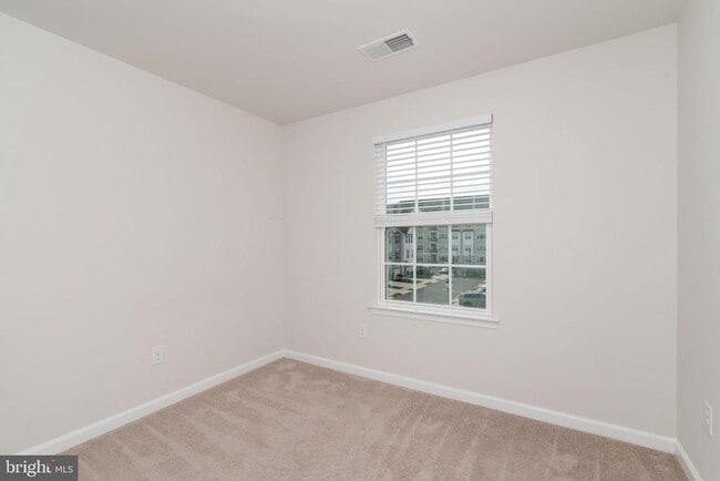 Building Photo - 6 Sparrow Cir