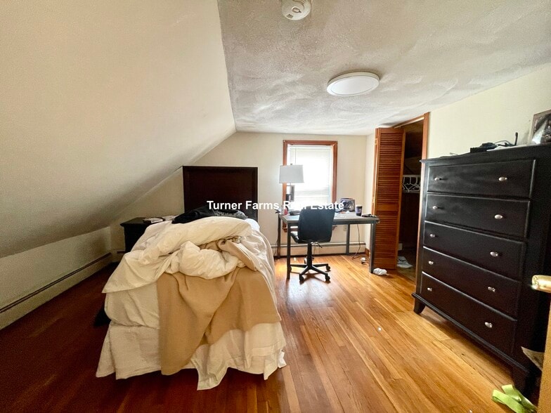 Building Photo - 585A Somerville Ave