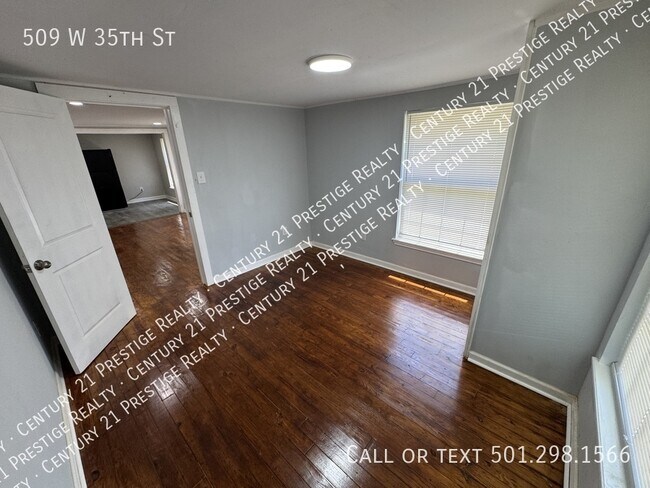 Building Photo - 509 W 35th St
