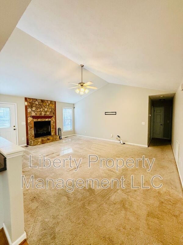 Building Photo - 48 Commonwealth Ct