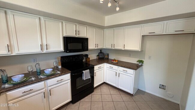 Building Photo - 624 W Mesquite Tree Ln