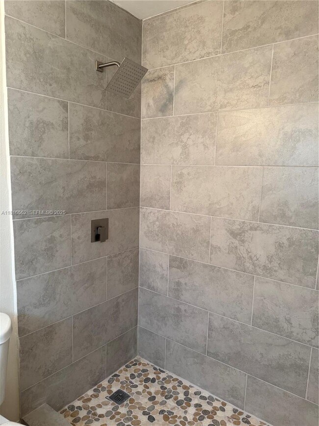 Building Photo - 5156 NE 6th Ave