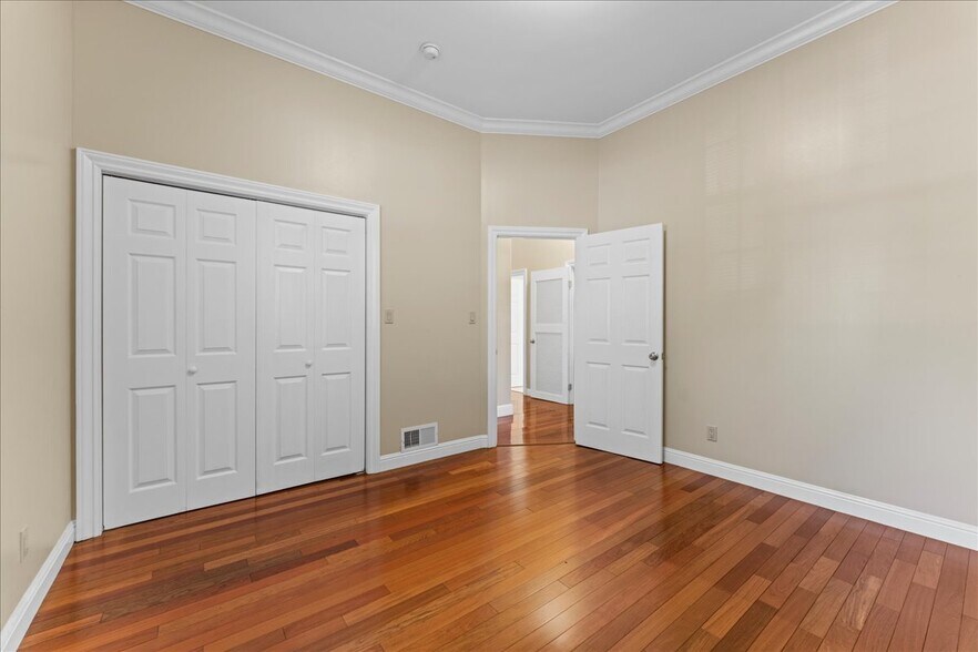 Building Photo - 2117 Ashby Ave