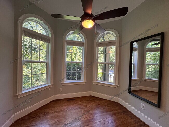 Building Photo - 3353 Cheswick Dr
