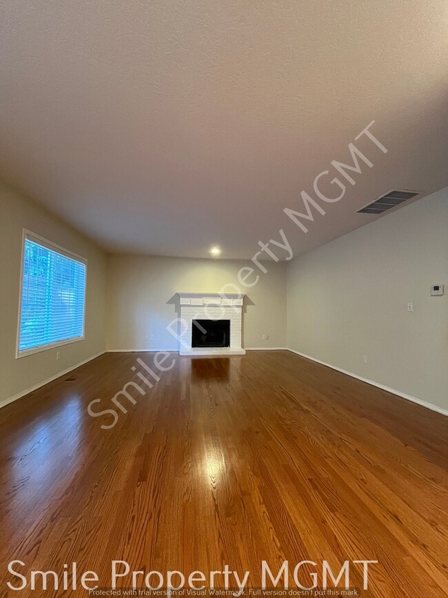 Building Photo - 6109 Summer Woods