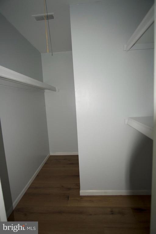 Building Photo - 206 Hickory Ct