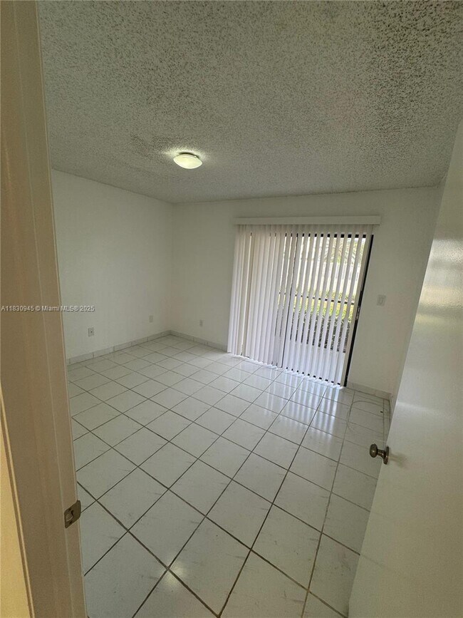 Building Photo - 9701 Hammocks Blvd