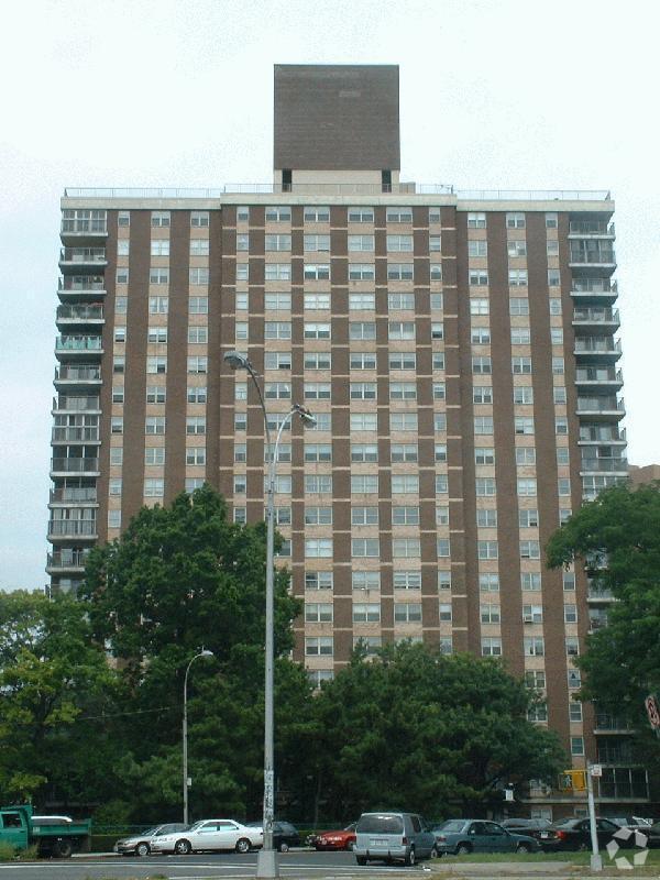 Amalgamated Coop Towers 39653977 Sedgwick Ave Bronx NY 10463