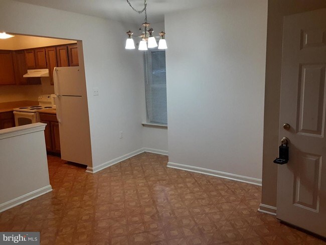 Building Photo - 13751 Avonshire Dr