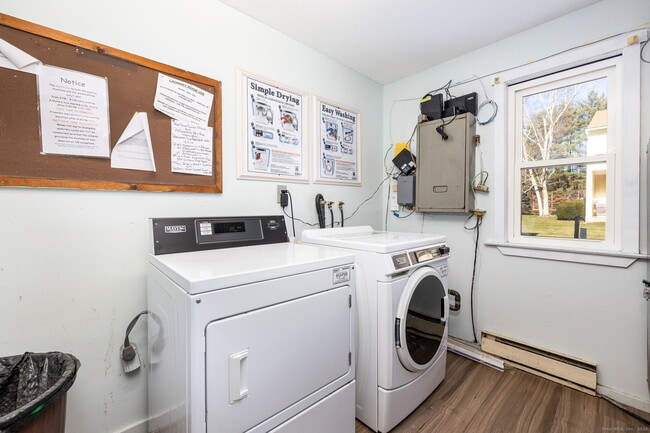 Building Photo - 949 Pleasant Valley Rd