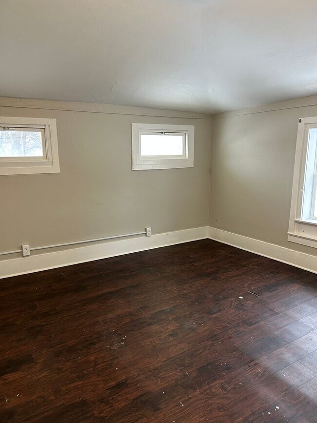 Building Photo - 9-11 N 4th St.