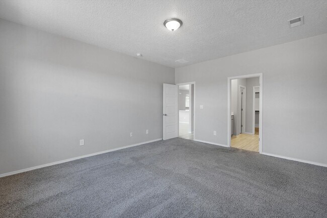 Building Photo - 3205 Tazanita Lp SE