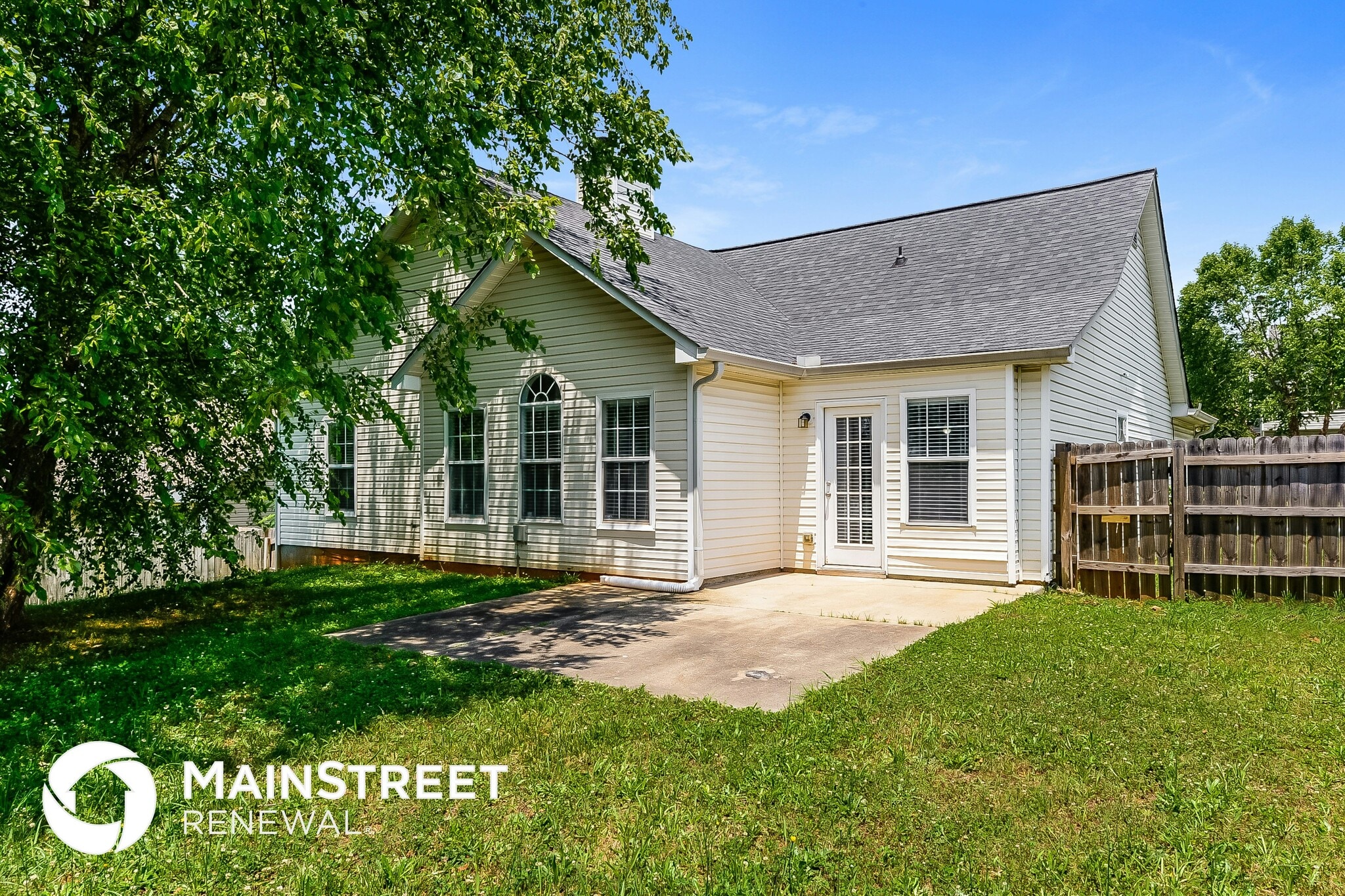 Building Photo - 437 Summer Hill Cir