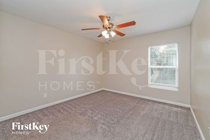 Building Photo - 3611 SW San Benito St