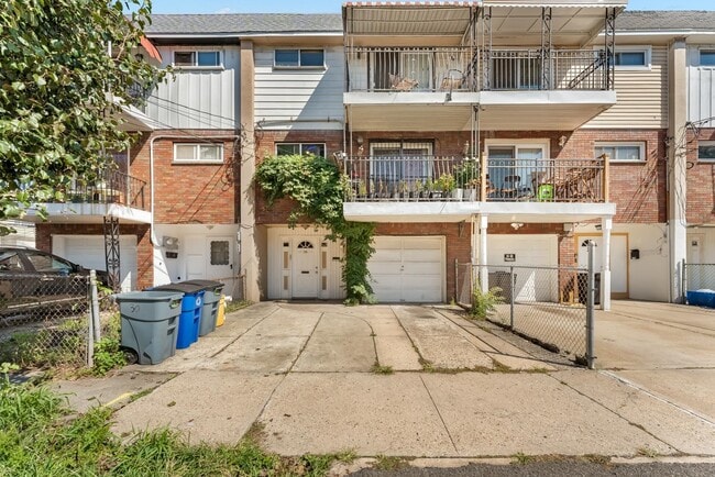 Building Photo - 30 Skyline Dr