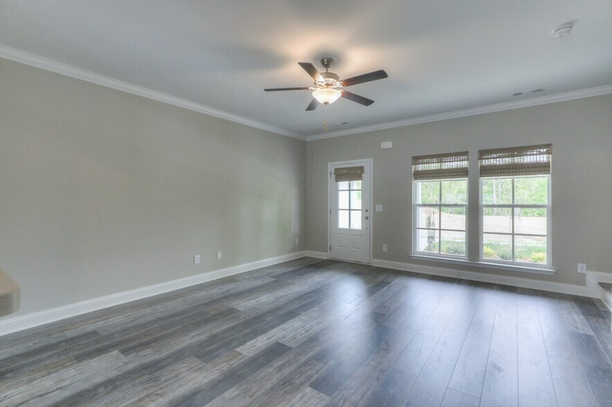 Building Photo - 1005 Milson Ln