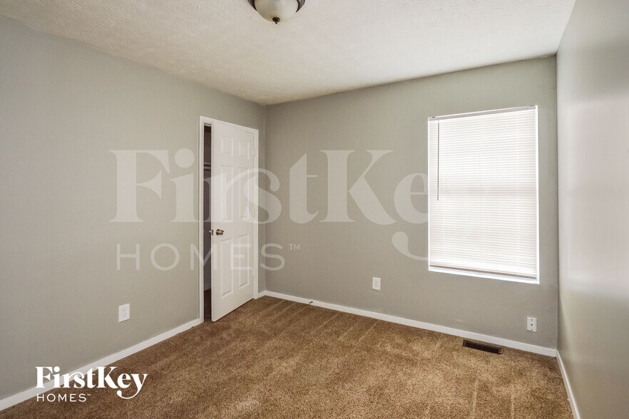 Building Photo - 1240 Woodstream Dr