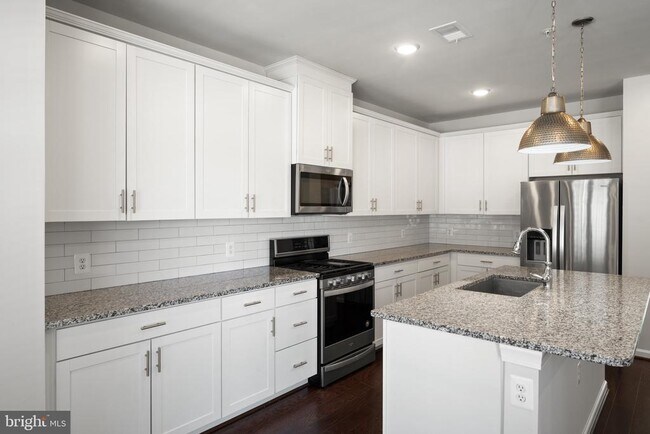 Building Photo - 13026 Martz St