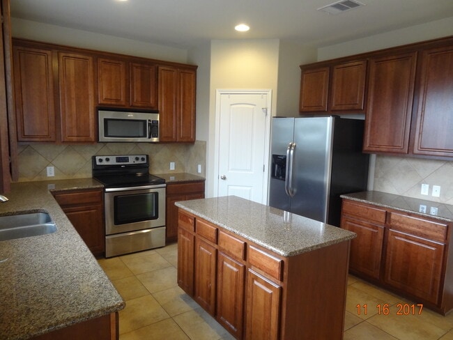 kitchen and pantry - 226 Vallecito Dr