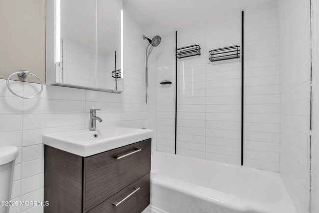 Building Photo - 321 Sunset Ave