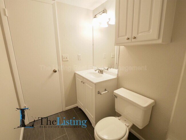 Building Photo - 637 Buoy Ln