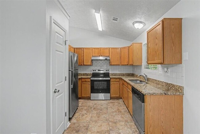 Building Photo - 488 Barclay Ct