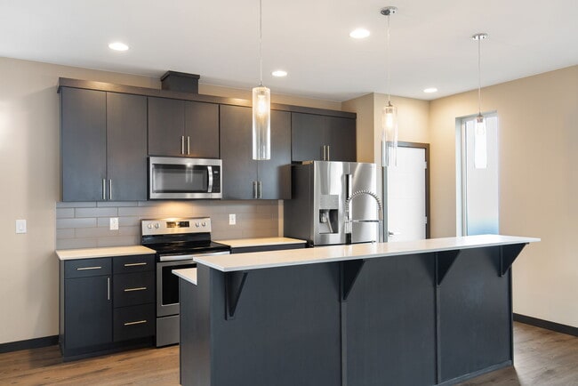 Building Photo - 17822 19th Ave W