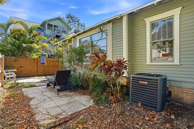 Building Photo - 725 8th St N