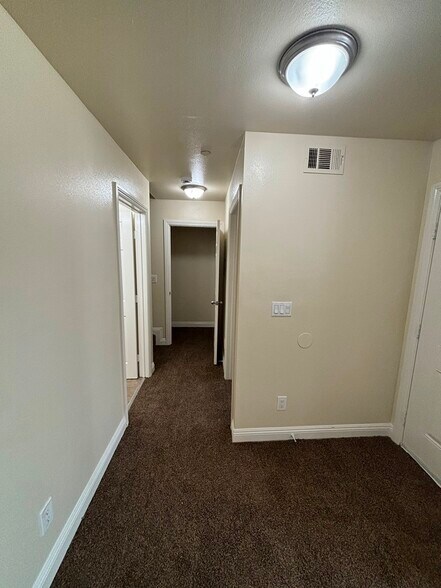 Building Photo - 3312 W 66th Pl