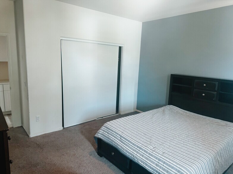 Building Photo - 44127 Chaparral Dr