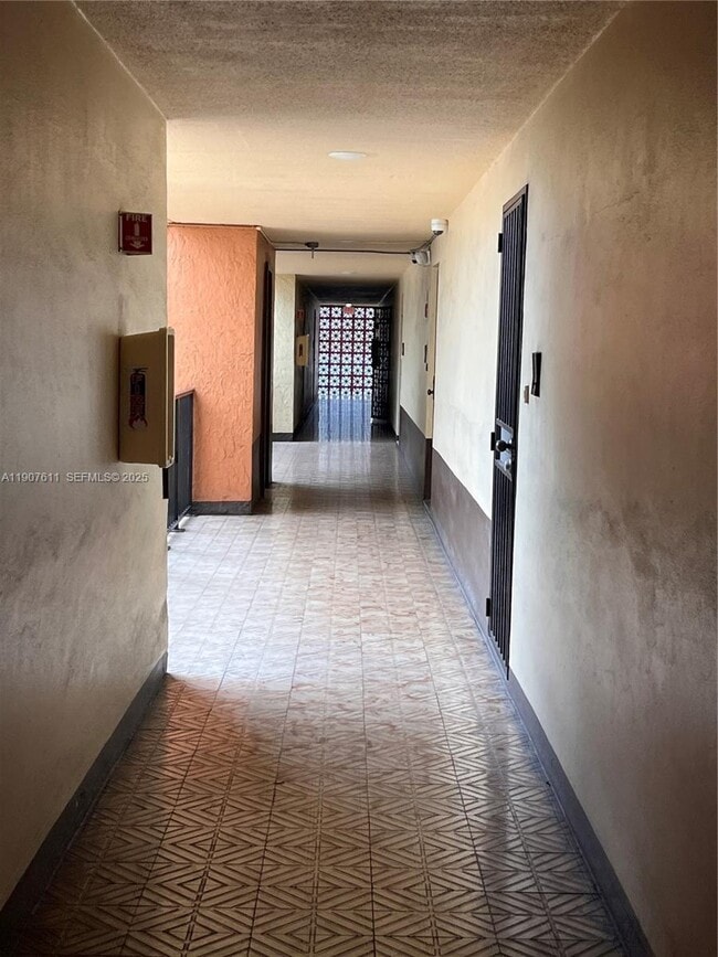 Building Photo - 677 SW 9th Ave