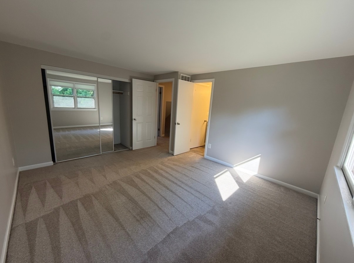 Building Photo - 40 Wheatfield Cir