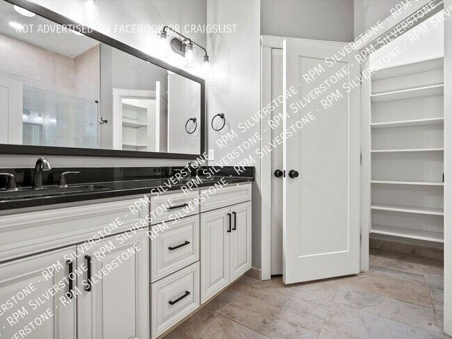 Building Photo - 1401 Walnut Blvd