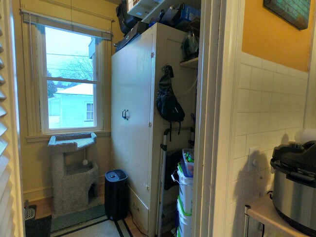 Building Photo - 2743 S Clement Ave