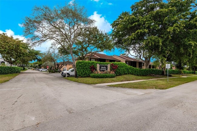 Building Photo - 714 NW 103rd Terrace