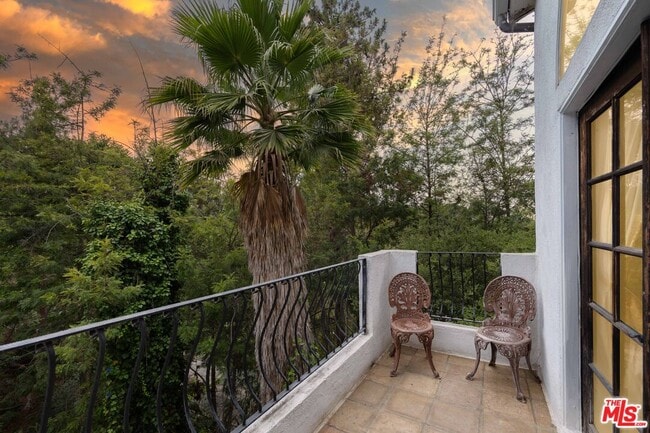 Building Photo - 3030 Passmore Dr