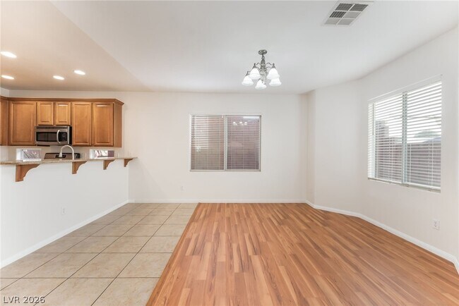 Building Photo - 9328 Daffodil Sun Ave