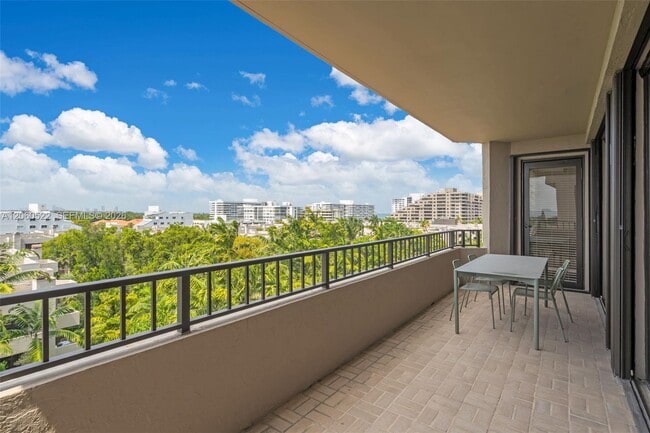 Building Photo - 151 Crandon Blvd