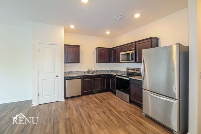 Building Photo - 3085 Calcutta St