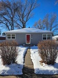 Building Photo - 2 BED | 1 BATH | SINGLE-LEVEL HOME | WEST